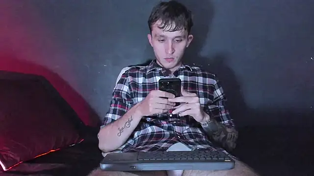 Snapshot of Dylanwhite23_ chatting on 18, 11, 2025 Dylanwhite23 online show from 18, 11, 2025