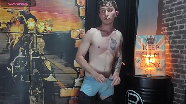 Snapshot of Dylanwhite23_ chatting on 7, 1, 2026 Dylanwhite23 online show from 7, 1, 2026