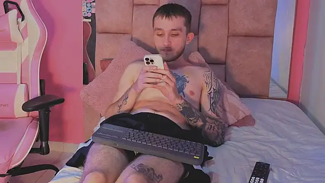 Snapshot of Dylanwhite23_ chatting on 1, 5, 2026 Dylanwhite23 online show from 1, 5, 2026
