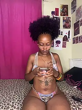 Snapshot of naughtybitches5 chatting on 14, 1, 2026 naughtybitches5 online show from 14, 1, 2026