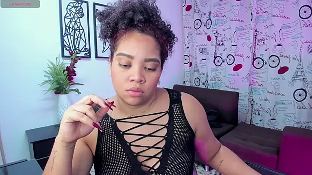 Snapshot of AngelaCoffee chatting on 1, 2, 2025 AngelaCoffee online show from 1, 2, 2025