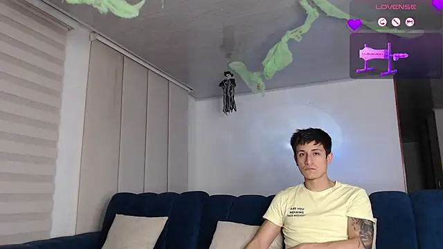 Snapshot of ashely_ryan24 chatting on 4, 10, 2025 ashely ryan24 online show from 4, 10, 2025