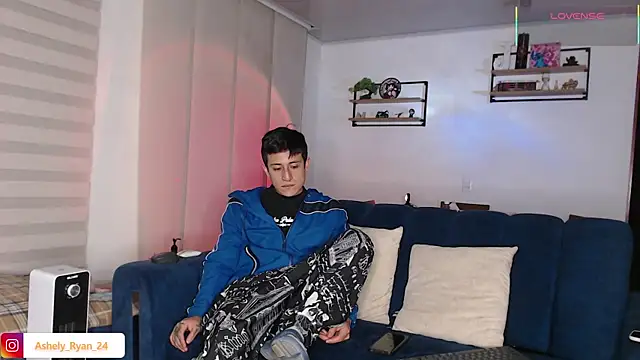 Snapshot of ashely_ryan24 chatting on 8, 4, 2026 ashely ryan24 online show from 8, 4, 2026