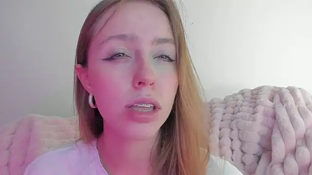 Snapshot of SofiaGc chatting on 4, 3, 2025 SofiaGc online show from 4, 3, 2025