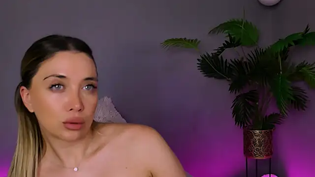 Snapshot of Jessielle chatting on 23, 4, 2026 Jessielle online show from 23, 4, 2026