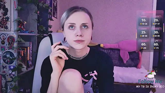 Snapshot of NaniMoore chatting on 12, 3, 2026 NaniMoore online show from 12, 3, 2026