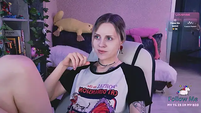 Snapshot of NaniMoore chatting on 21, 3, 2026 NaniMoore online show from 21, 3, 2026