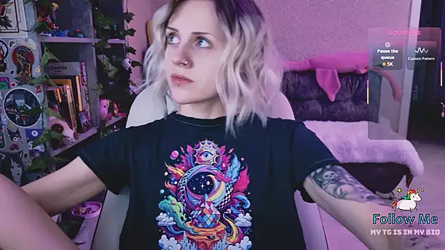 Snapshot of NaniMoore chatting on 27, 3, 2026 NaniMoore online show from 27, 3, 2026