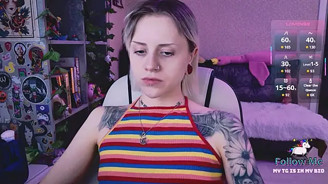 Snapshot of NaniMoore chatting on 4, 4, 2026 NaniMoore online show from 4, 4, 2026