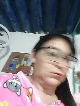 Snapshot of clarita_01 chatting on 21, 4, 2026 clarita 01 online show from 21, 4, 2026