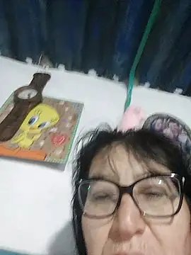 Snapshot of clarita_01 chatting on 2, 5, 2026 clarita 01 online show from 2, 5, 2026