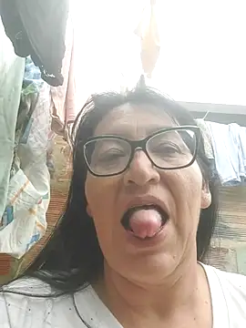 Snapshot of clarita_01 chatting on 12, 5, 2026 clarita 01 online show from 12, 5, 2026