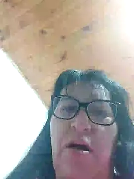 Snapshot of clarita_01 chatting on 13, 5, 2026 clarita 01 online show from 13, 5, 2026
