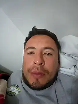 Snapshot of Kingkushflow chatting on 17, 11, 2025 Kingkushflow online show from 17, 11, 2025