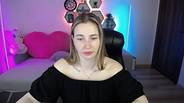 Snapshot of SabrinViolet chatting on 20, 6, 2026 SabrinViolet online show from 20, 6, 2026