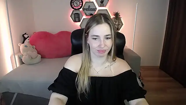 Snapshot of SabrinViolet chatting on 14, 7, 2026 SabrinViolet online show from 14, 7, 2026