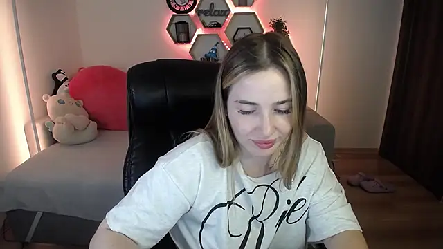 Snapshot of SabrinViolet chatting on 14, 7, 2026 SabrinViolet online show from 14, 7, 2026