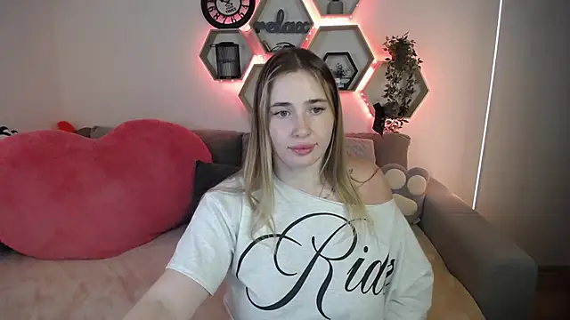 Snapshot of SabrinViolet chatting on 20, 7, 2026 SabrinViolet online show from 20, 7, 2026