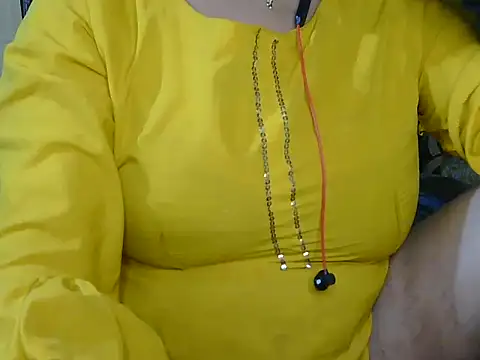 Snapshot of Cute_Ruhi99 chatting on 2, 2, 2025 Cute Ruhi99 online show from 2, 2, 2025