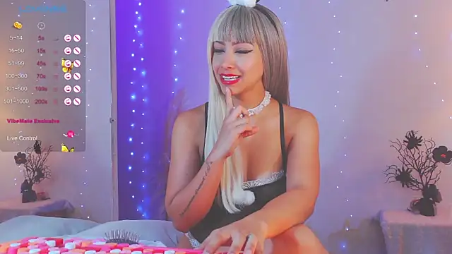Snapshot of catalina__lovers chatting on 2, 12, 2024 catalina lovers online show from 2, 12, 2024