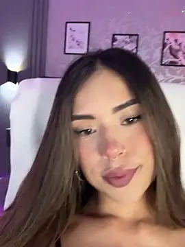 Luna  Ponce online show from 30, 12, 2024