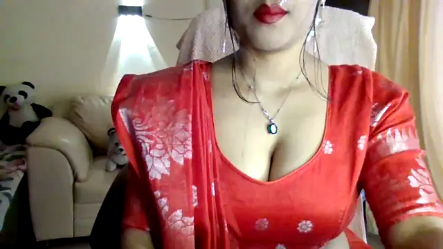 Snapshot of Queenhimanshi chatting on 4, 4, 2026 Queenhimanshi online show from 4, 4, 2026
