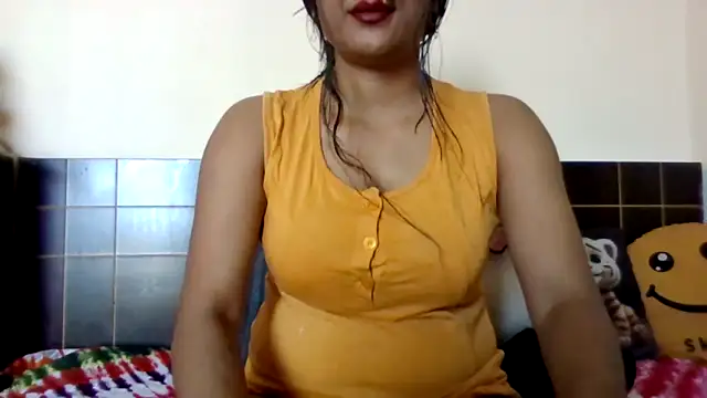 Snapshot of Queenhimanshi chatting on 15, 4, 2026 Queenhimanshi online show from 15, 4, 2026