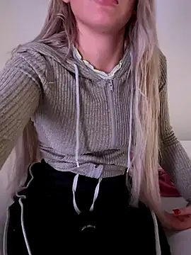 Holly-Glamour online show from 14, 12, 2025