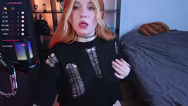 Snapshot of The_Full_Red_Moon chatting on 17, 2, 2025 The Full Red Moon online show from 17, 2, 2025