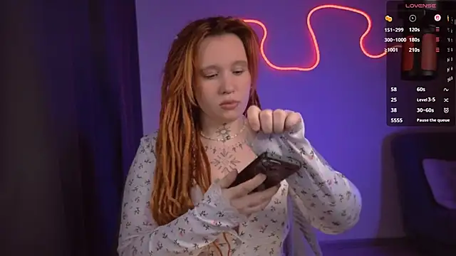 Snapshot of The_Full_Red_Moon chatting on 21, 4, 2026 The Full Red Moon online show from 21, 4, 2026