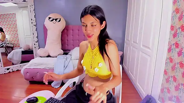 Iris Stone  online show from 26, 12, 2024