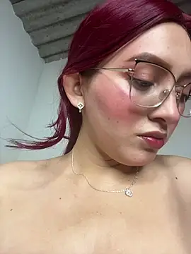 Snapshot of VioletPearson chatting on 29, 5, 2026 VioletPearson online show from 29, 5, 2026