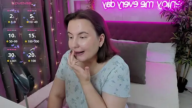 FeralPeach online show from 19, 9, 2025