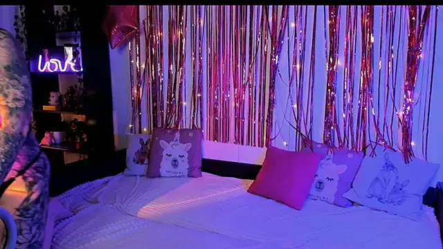 Snapshot of Magic_Allie chatting on 15, 10, 2025 Magic Allie online show from 15, 10, 2025