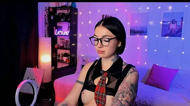 Snapshot of Magic_Allie chatting on 22, 11, 2025 Magic Allie online show from 22, 11, 2025