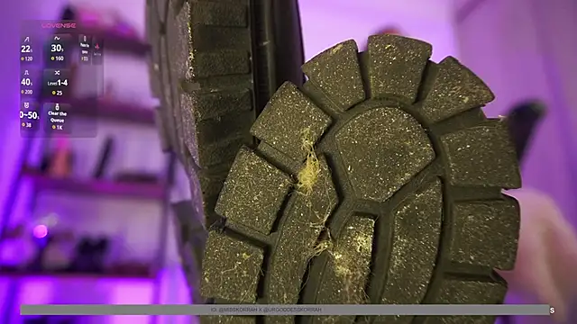 Snapshot of MissKorah chatting on 19, 4, 2026 MissKorah online show from 19, 4, 2026