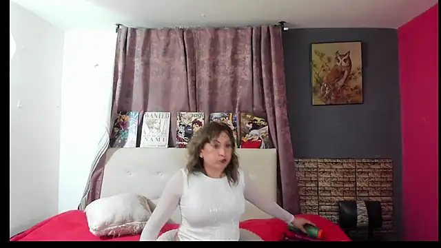 Snapshot of violl3tfoxx chatting on 10, 6, 2026 violl3tfoxx online show from 10, 6, 2026