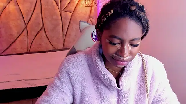 Queen perla  online show from 18, 1, 2025