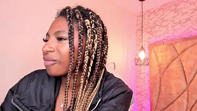 Queen perla  online show from 23, 1, 2025