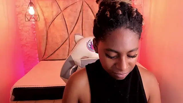 Queen perla  online show from 6, 2, 2025