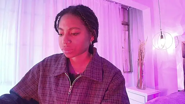 Snapshot of Queen_perla_ chatting on 3, 6, 2026 Queen perla online show from 3, 6, 2026