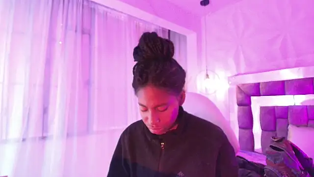 Snapshot of Queen_perla_ chatting on 24, 6, 2026 Queen perla online show from 24, 6, 2026