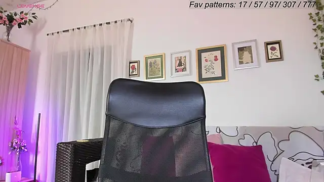 Conlosmichis online show from 2, 3, 2025