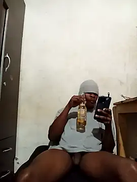 Snapshot of Uncletee112 chatting on 4, 10, 2025 Uncletee112 online show from 4, 10, 2025