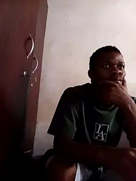 Snapshot of Uncletee112 chatting on 27, 10, 2025 Uncletee112 online show from 27, 10, 2025