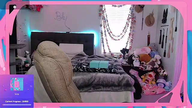 Snapshot of CirqueNoirBlu chatting on 5, 8, 2026 CirqueNoirBlu online show from 5, 8, 2026