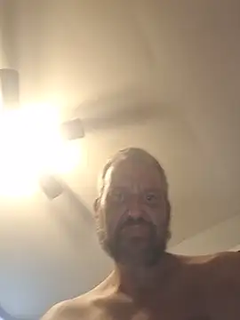 Snapshot of silkstroker6981 chatting on 5, 8, 2026 silkstroker6981 online show from 5, 8, 2026