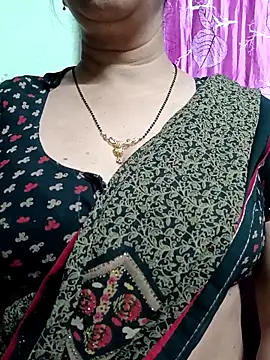 Snapshot of Rosy-B chatting on 9, 4, 2026 Rosy-B online show from 9, 4, 2026