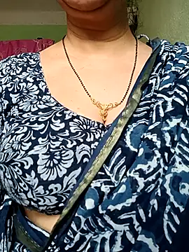 Snapshot of Rosy-B chatting on 13, 4, 2026 Rosy-B online show from 13, 4, 2026