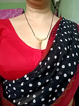 Snapshot of Rosy-B chatting on 21, 4, 2026 Rosy-B online show from 21, 4, 2026